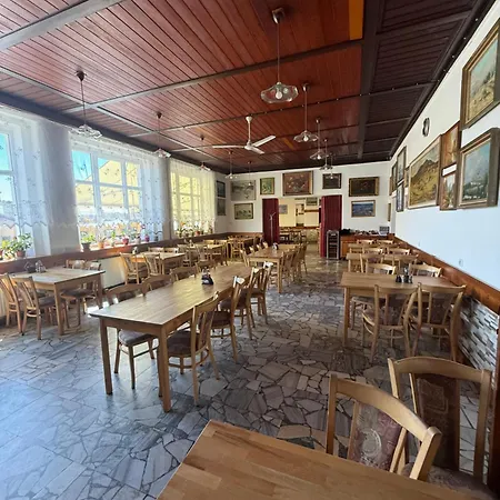 Hotel Ve Volarech Sumava *